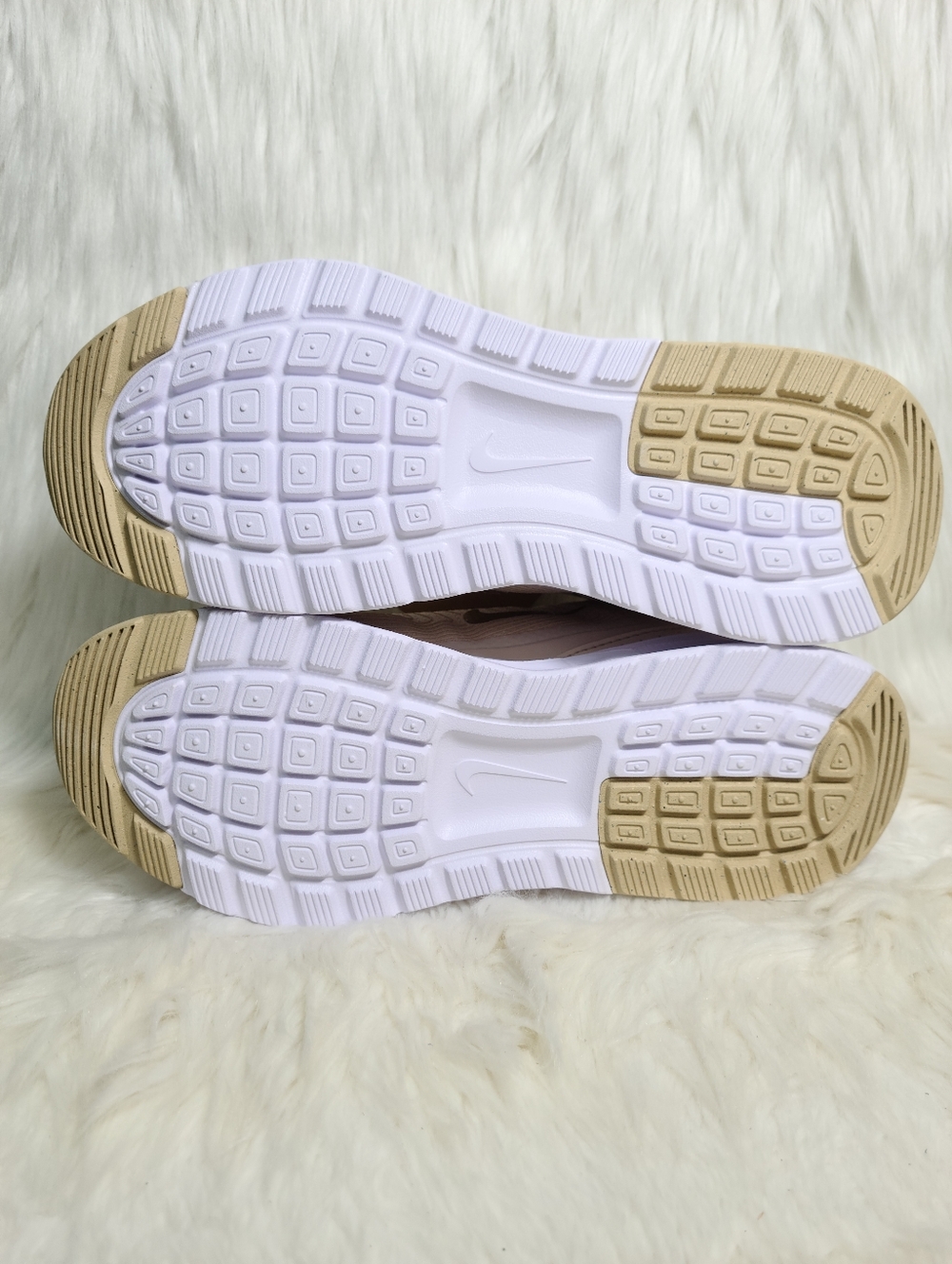 Nike Air Max Nuaxis Sanddrift Beige White Women 7 NEW - Picture 6 of 7